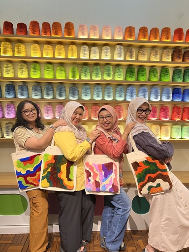 Fluffy Totebag (M30)